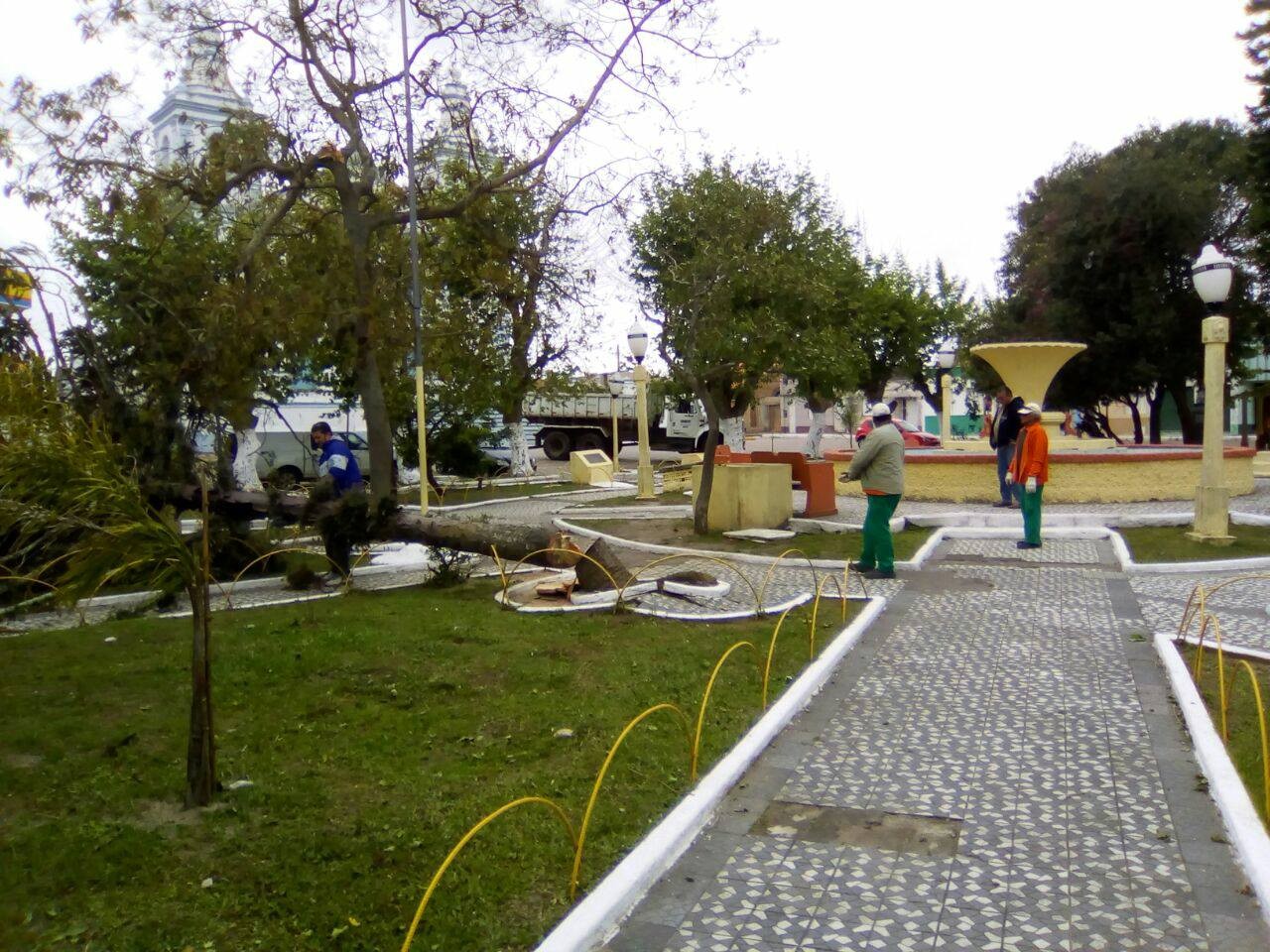 Executivo realiza reparos devido aos danos causados por ventania