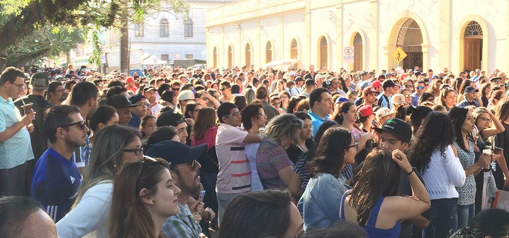 "Superação" levou milhares de pessoas para comemorar os 20 anos da Mais Ouvida