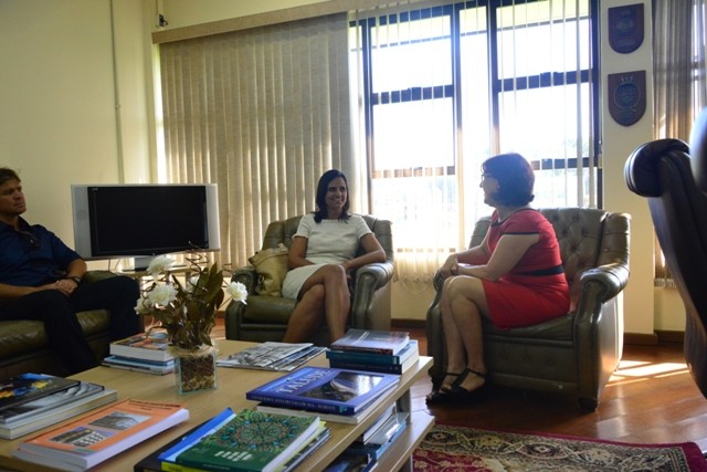 Reitora e prefeita de São José do Norte discutem projetos de cooperação