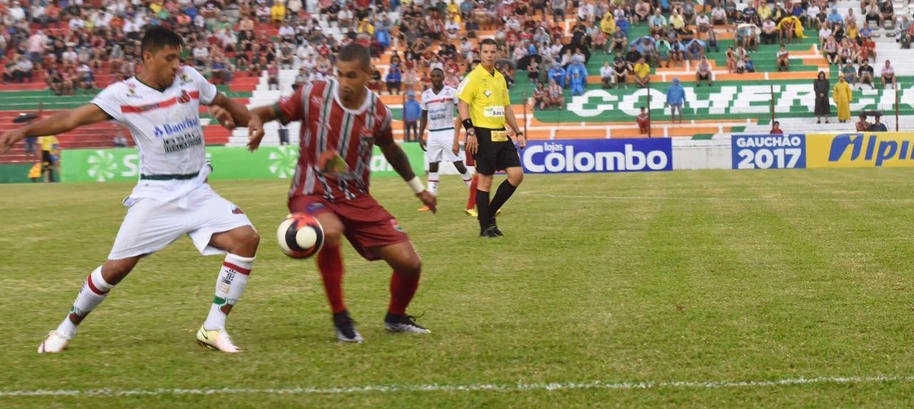 São Paulo goleia na estreia em Passo Fundo
