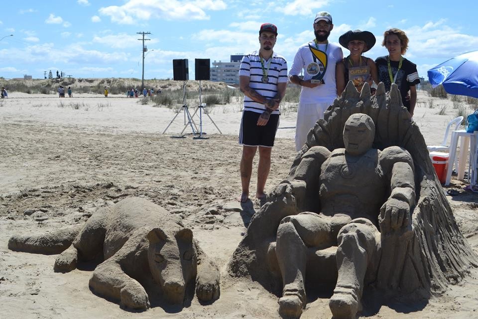 Festival em esculturas de areia foi sucesso na praia do Cassino