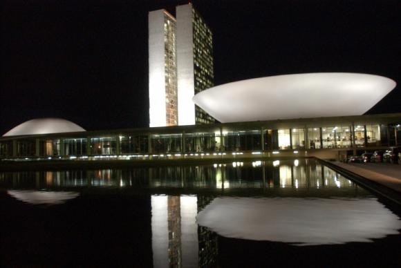 Câmara e Senado elegem presidentes e retomam trabalhos legislativos esta semana