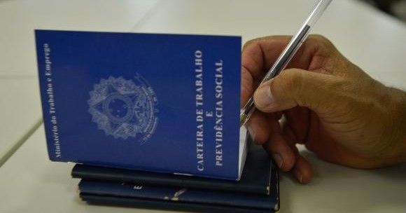Desemprego atinge 12,3 milhões de pessoas na maior taxa desde 2012