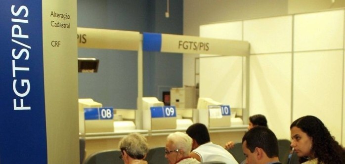 Pedidos de saque de contas inativas do FGTS devem começar dia 14, diz Padilha