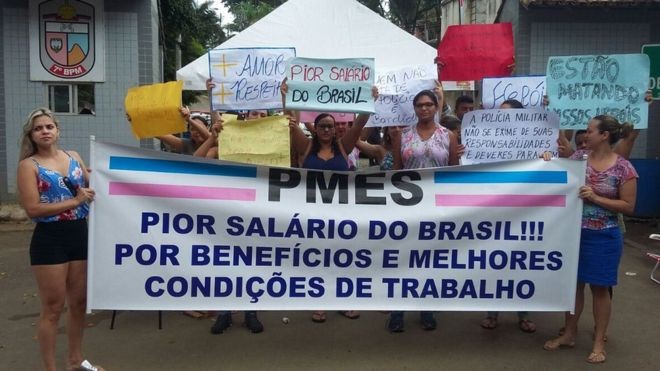 Mulheres continuam em frente aos batalhões e policiais não voltam às ruas no ES