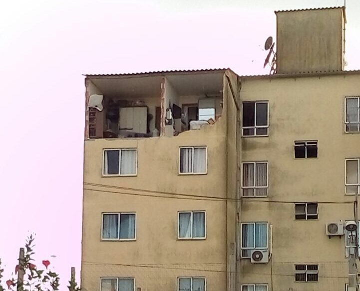 Incêndio e explosão com gás em um apartamento deixa homem gravemente ferido 