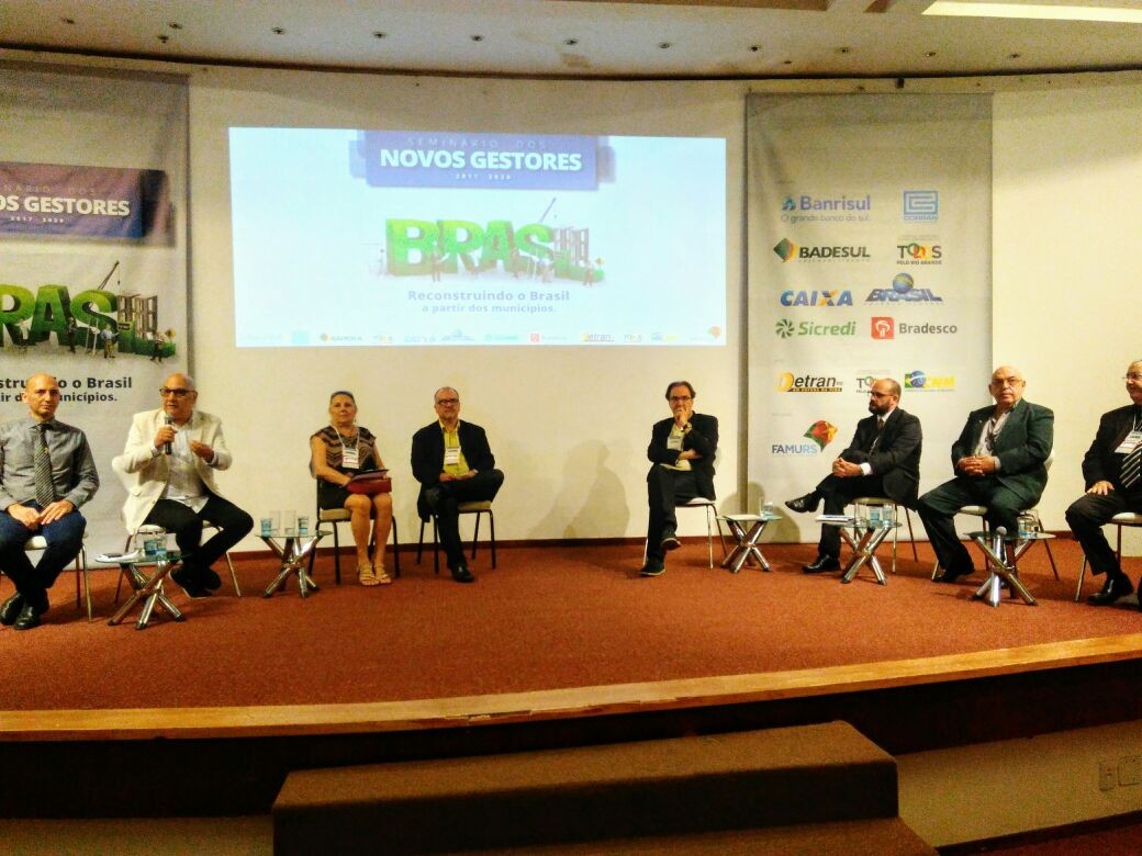 Novos gestores municipais conhecem políticas culturais do Estado
