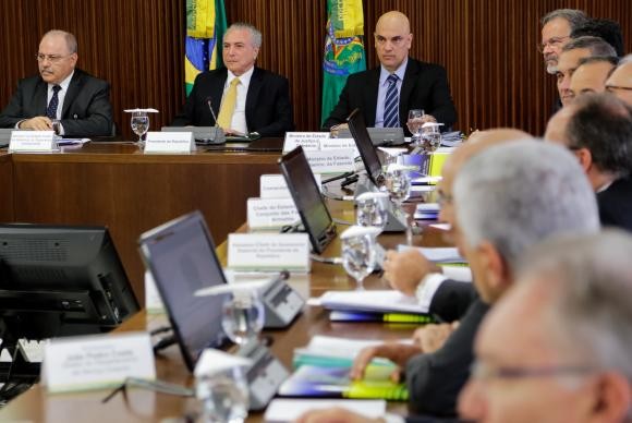 Forças Armadas poderão atuar em presídios para reforçar segurança 
