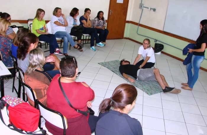 Defesa Civil do Rio Grande realiza capacitação na EMEF Helena Small