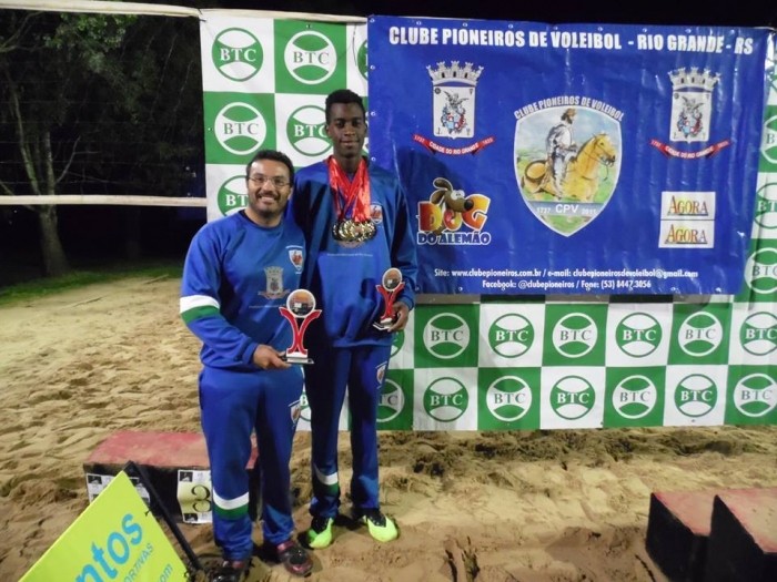 Jovem rio-grandino do projeto "Clube Pioneiros de Voleibol de Rio Grande" é destaque no esporte