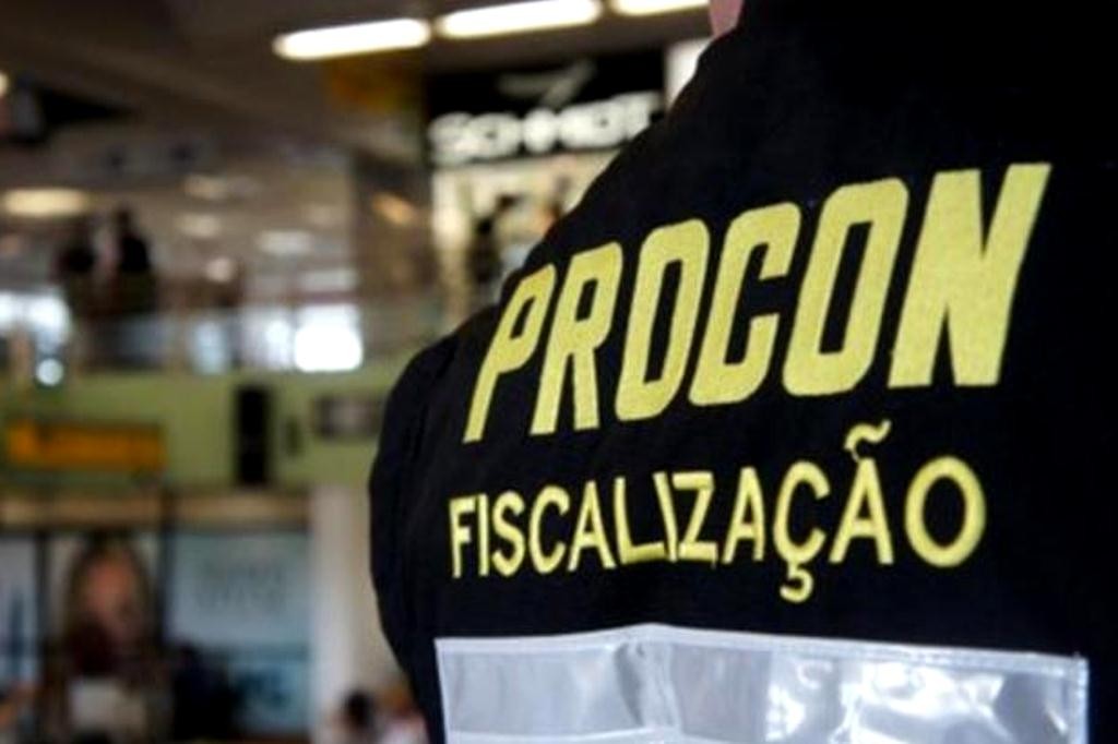 PROCON atua shoppings da cidade por descumprimento à lei de gratuidade em estacionamentos