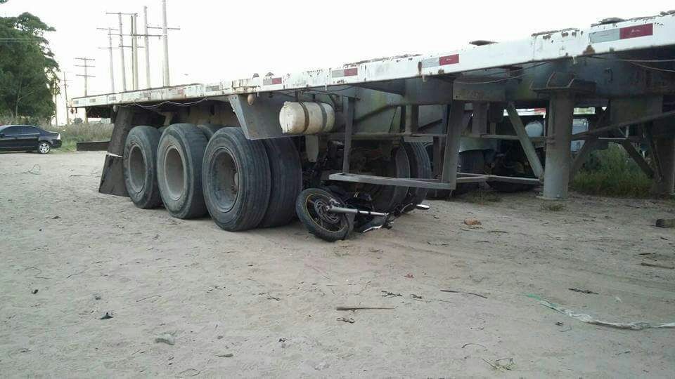Acidente na barra com caminhoneiro embriagado mata dois ocupantes de moto