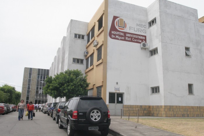 HU-FURG realiza segundo Brechó Solidário