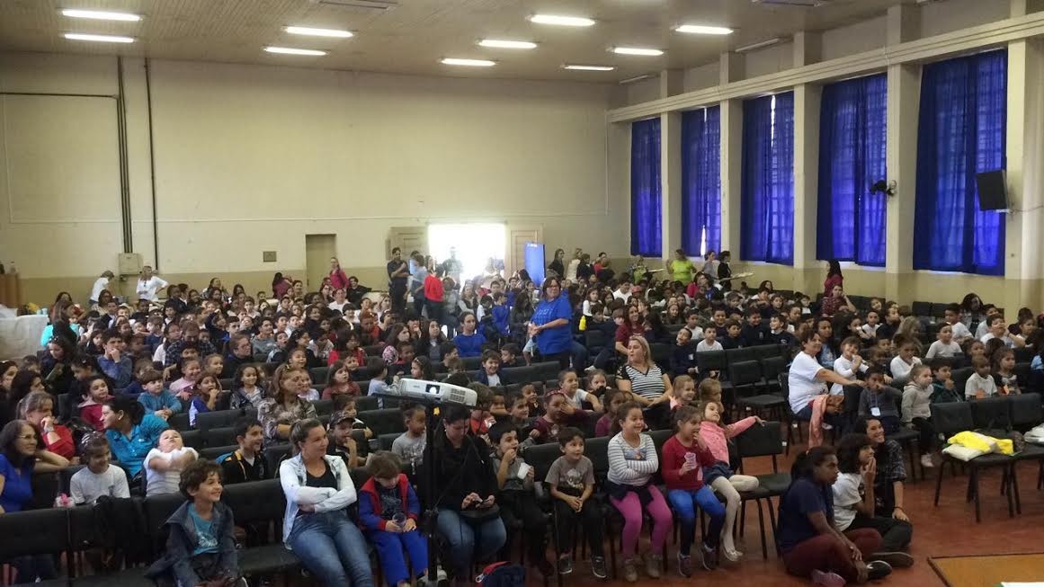 Refinaria comemora 80 anos incentivando a leitura
