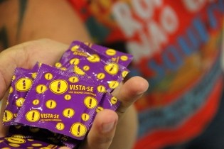 Estado distribuirá 150 mil camisinhas em pedágios no carnaval