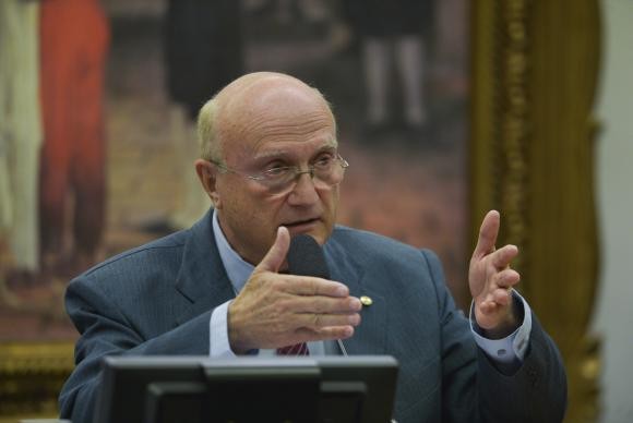 Osmar Serraglio vai assumir Ministério da Justiça, diz vice-líder do governo