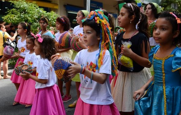 Confira 9 dicas para curtir o carnaval em segurança com as crianças