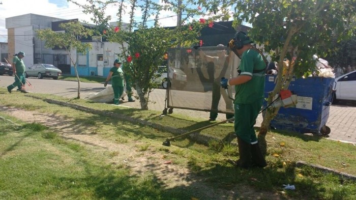 Rua XV de novembro recebe ações de limpeza da Campanha Cidade Limpa