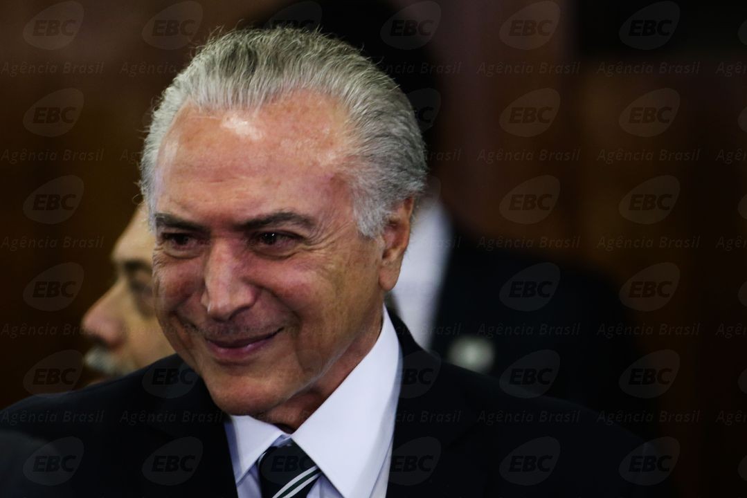 Em jantar, Temer discute com parlamentares estratégias para aprovar a PEC da Previdência