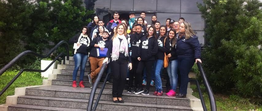 Estudantes conhecem trabalho da Receita Federal em Rio Grande