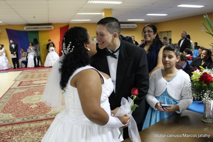 Mais de 40 casais realizam o sonho do casamento