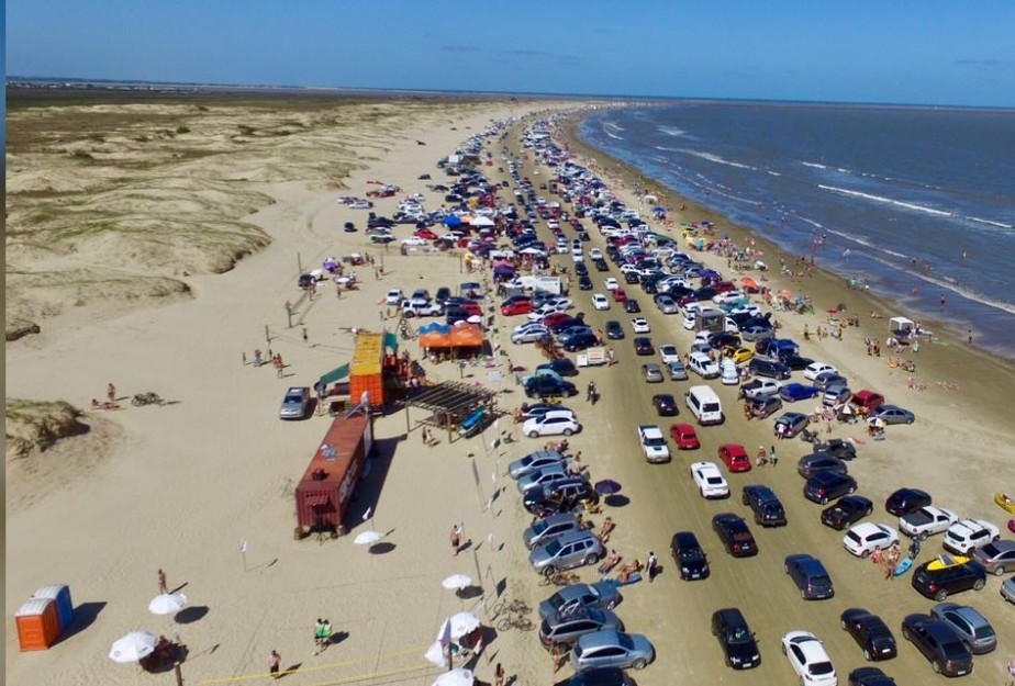 Projeto de Lei torna uso de veículos na praia Patrimônio Cultural Imaterial