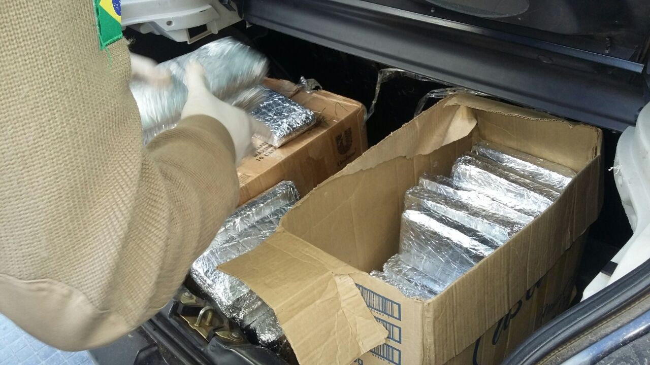 Homem é preso com mais de 50kg de maconha na BR-392