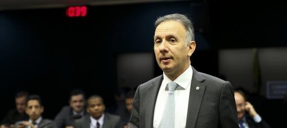 Líder do governo diz que greve geral não atrapalha reformas no Congresso