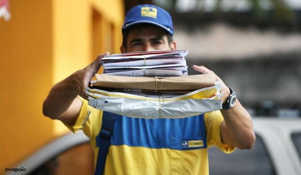 Correios voltam ao trabalho