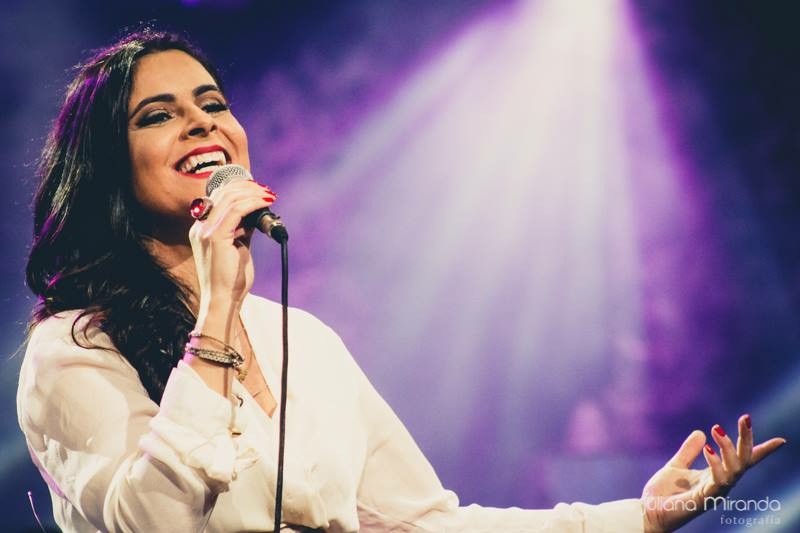 Shana Müller canta hoje para comemorar o dia das mães no Praça Rio Grande Shopping