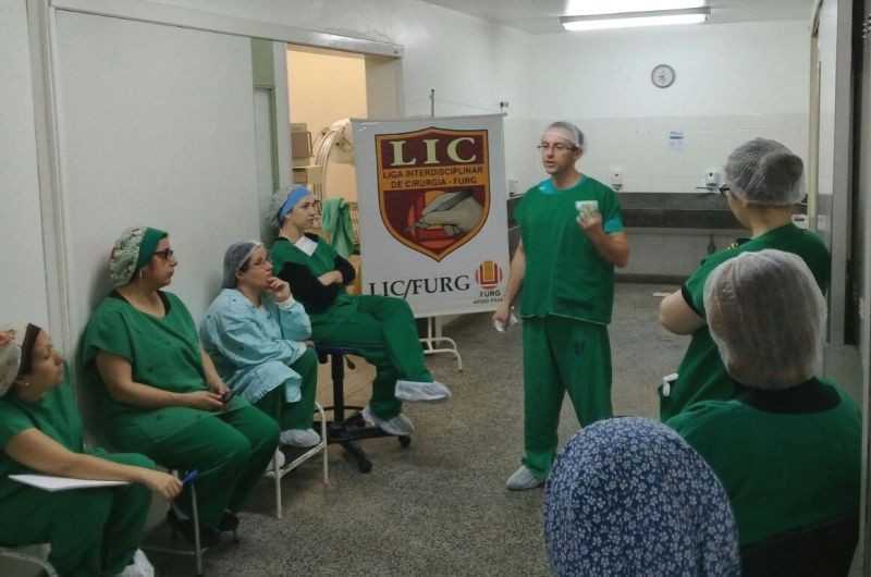 Trabalhadores do Bloco Cirúrgico do HU participam de capacitação