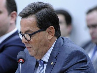 Zveiter dá parecer favorável à admissibilidade da denúncia contra Temer