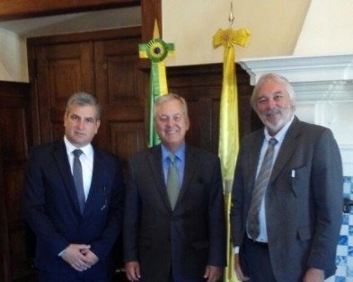 Secretários de Rio Grande são recebidos pelo embaixador do Brasil em Portugal