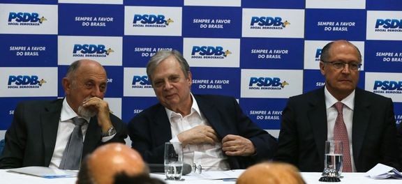 PSDB decide continuar na base de apoio do governo, mas fará avaliações diárias
