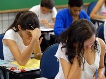 Censo mostra que 11% dos alunos do ensino médio deixaram a escola em 2014 e 2015