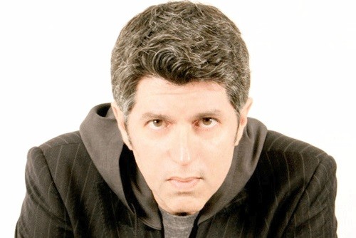 Show gratuito do cantor Leoni ocorrerá neste sábado