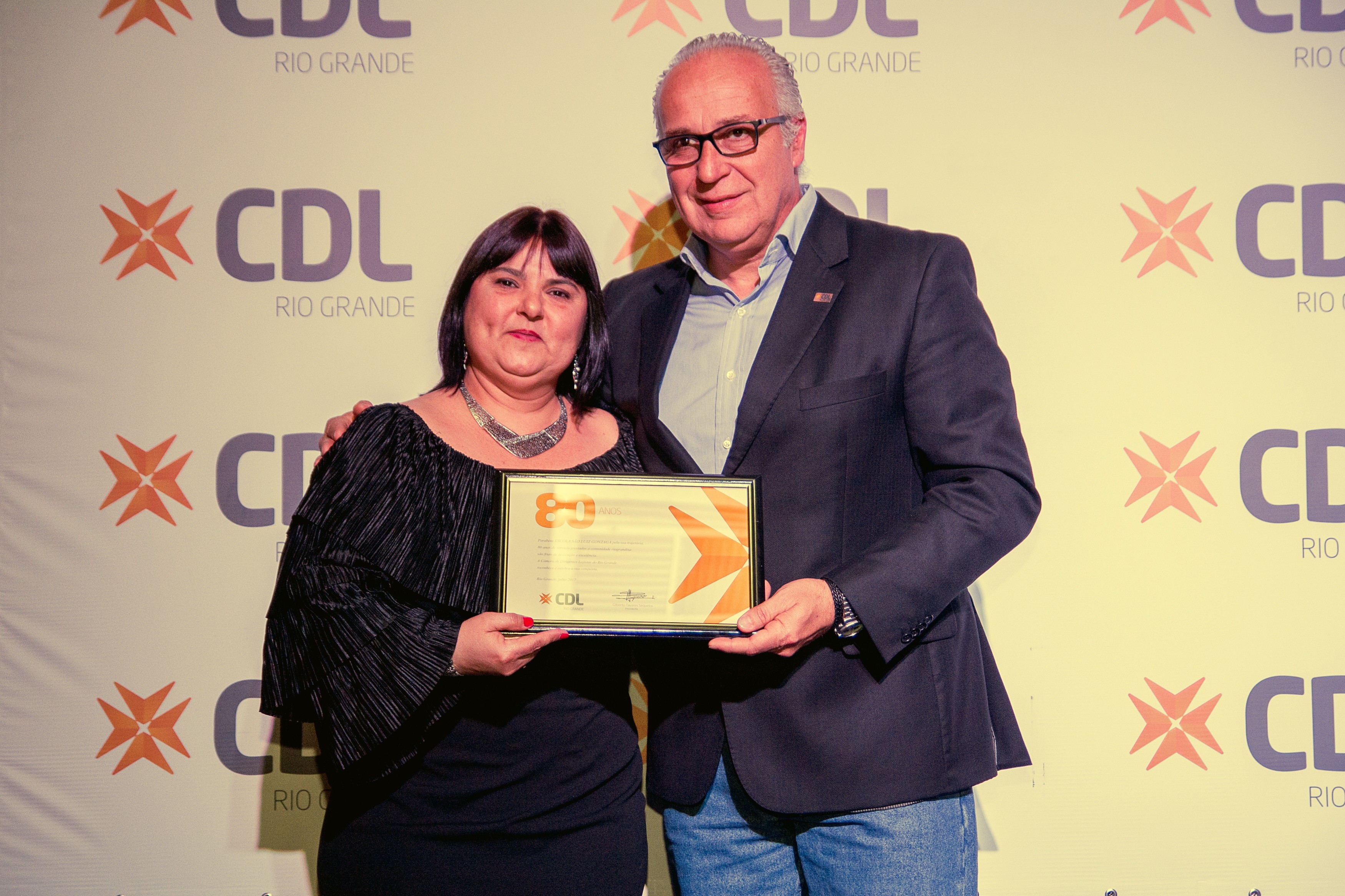 CDL promoveu jantar  e homenageou Comerciantes