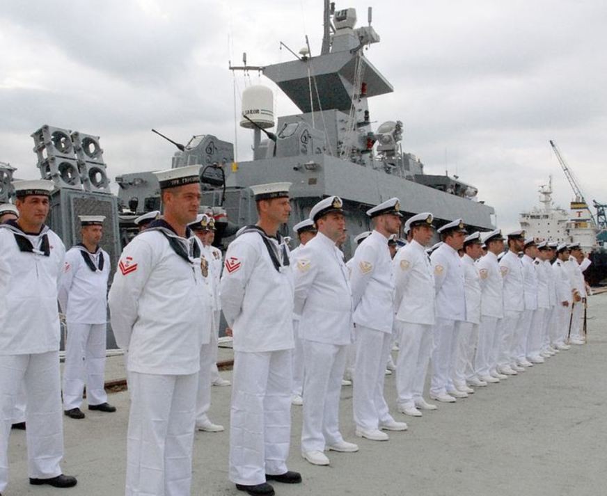 Marinha abre 111 vagas 