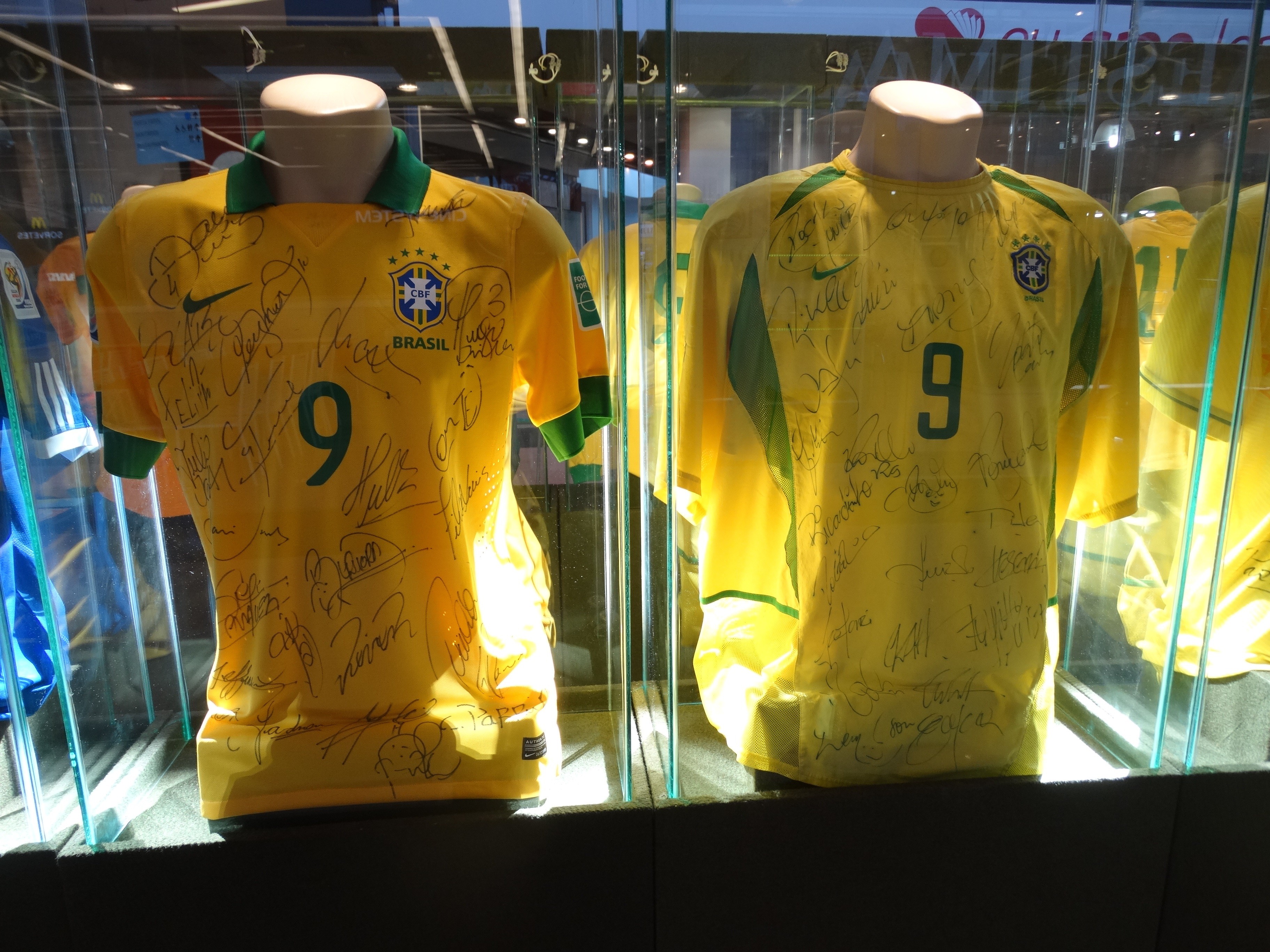 Exposição A História do Futebol está no Shopping Praça e pela primeira vez no RS