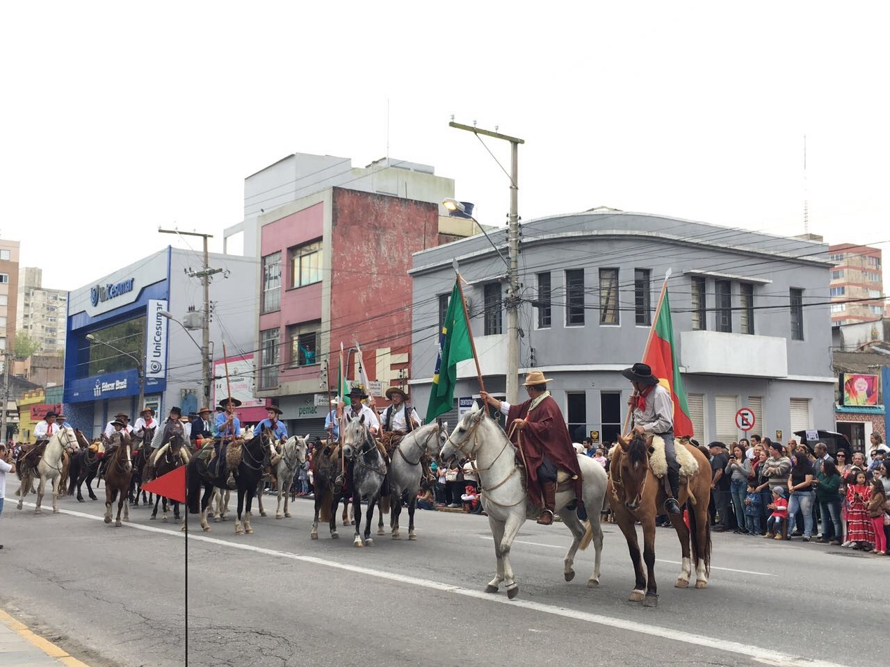 CTG Raphael Pinto Bandeira vence desfile em Rio Grande