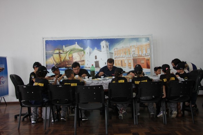 Projeto Agente-Mirim de Trânsito mobiliza alunos da cidade