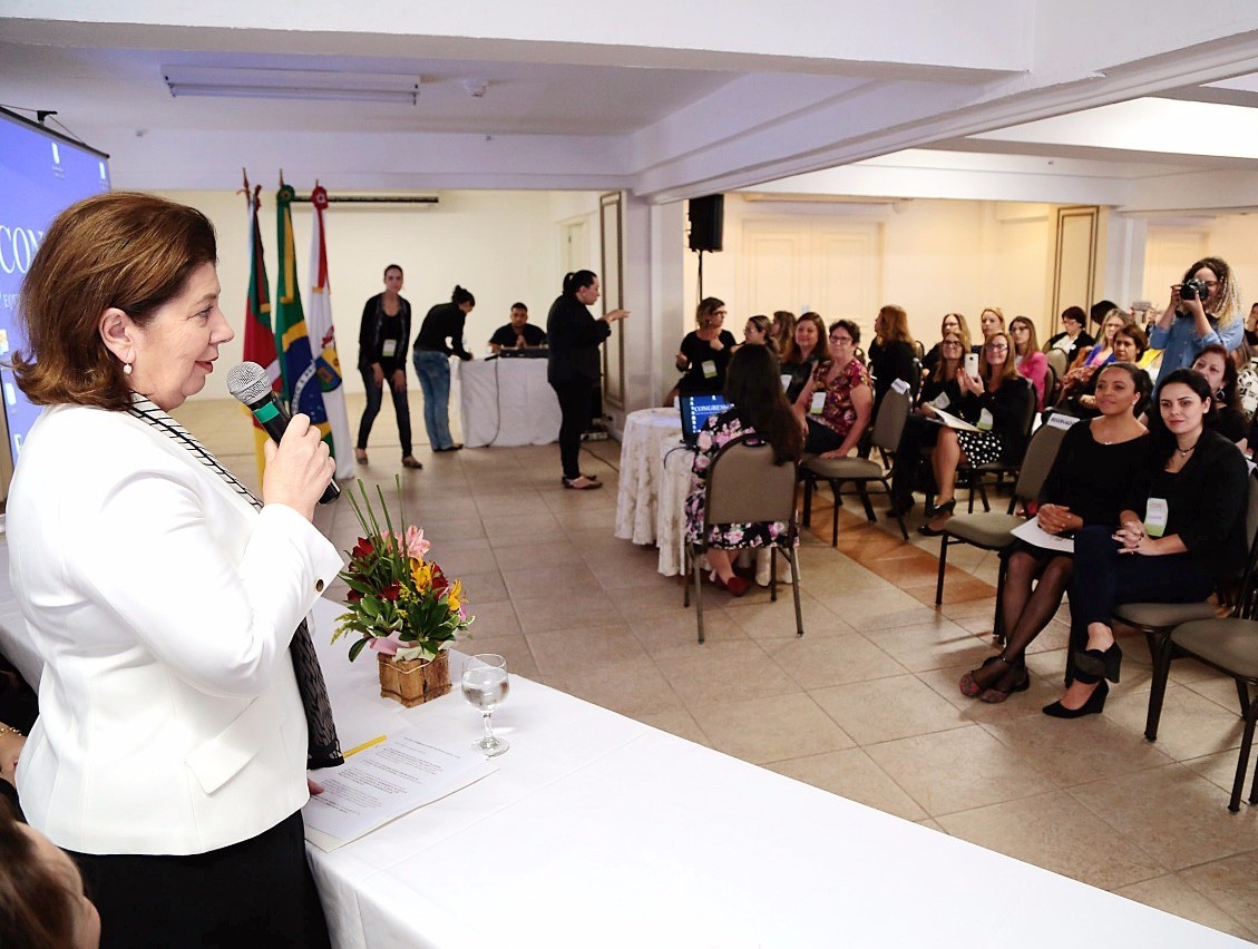 Governo mobiliza municípios para aumentar o número de alunos com deficiência nas escolas