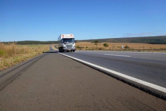 PRF: Operação 12 de Outubro restringirá tráfego de veículos de carga pesada