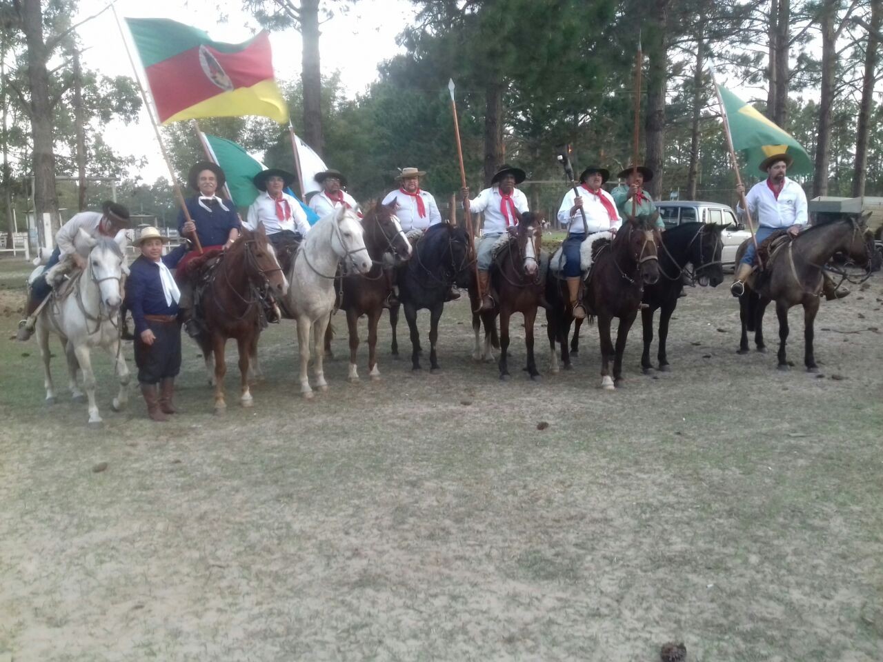 Cavalarianos de Rio Grande partem em busca da Chama Crioula