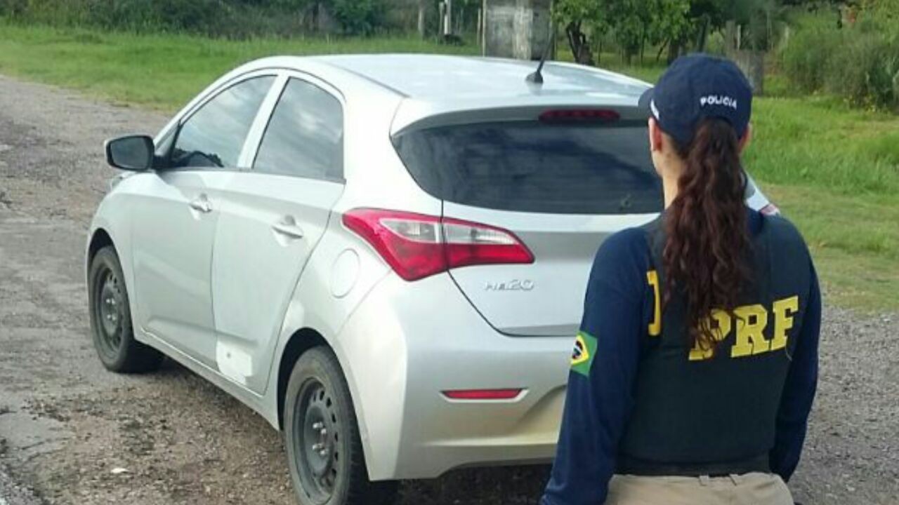 PRF recupera veículo roubado em Porto Alegre em 2015
