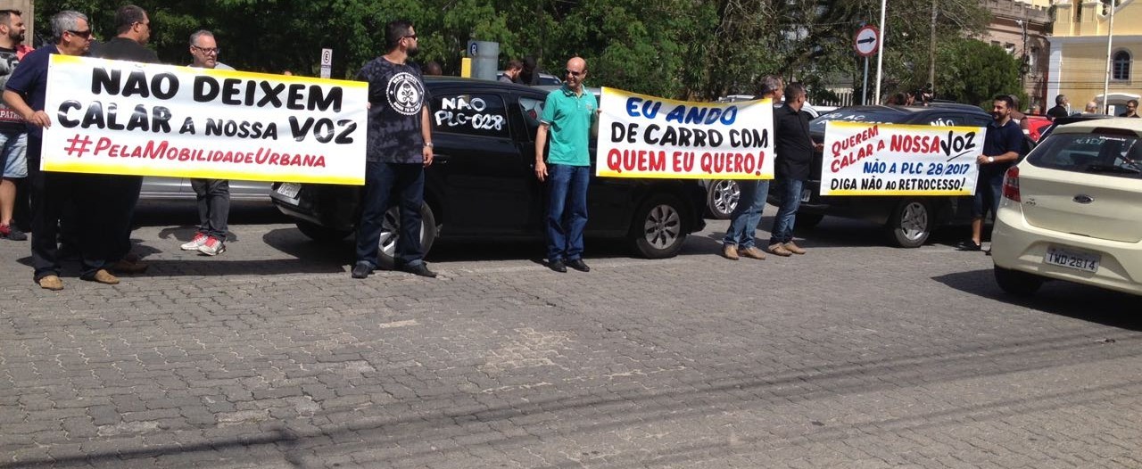 Motoristas defendem Uber e protestam contra PL 028 