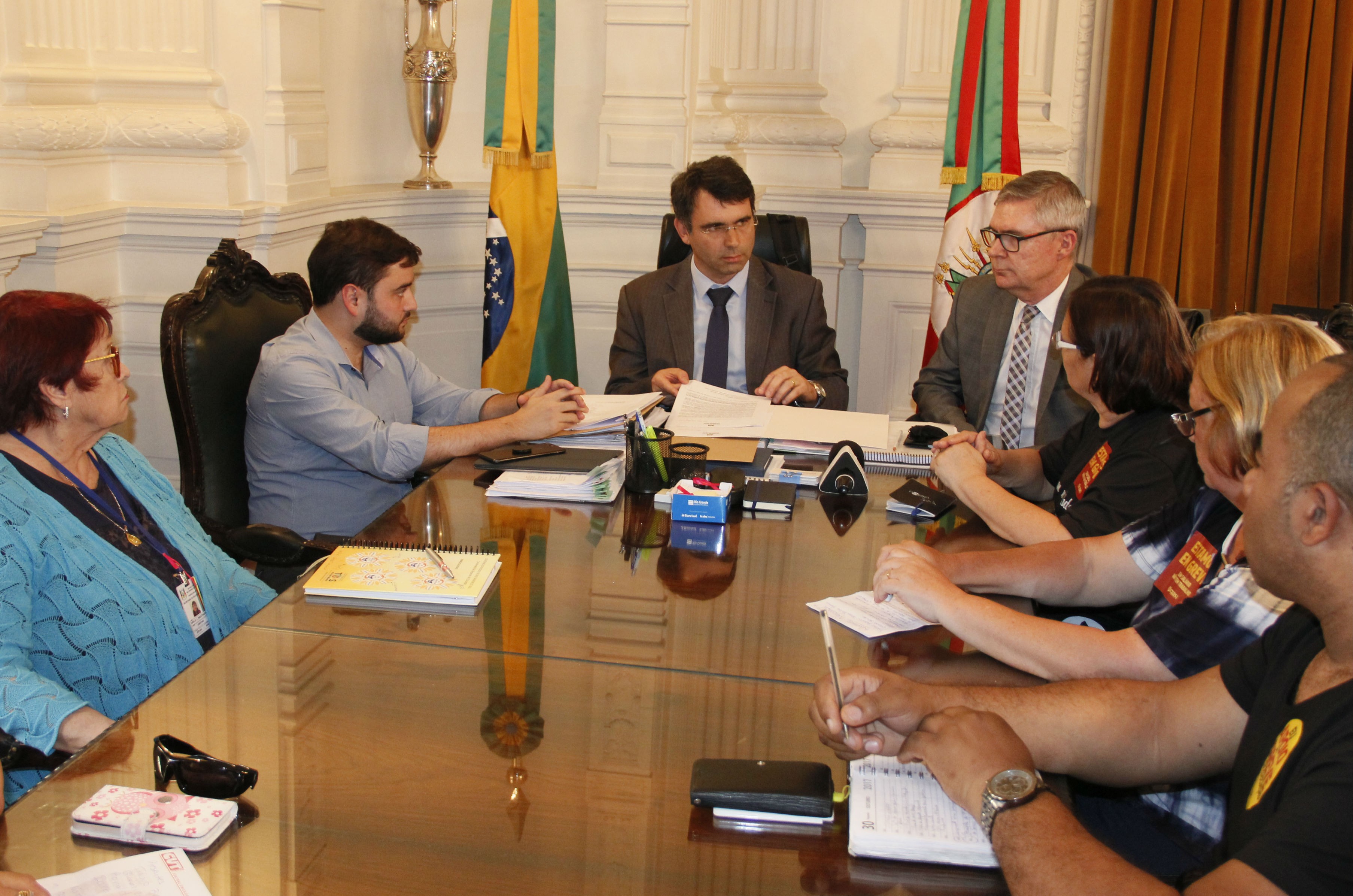Governo anuncia ao Cpers/Sindicato que salário pode ser pago integralmente em dezembro