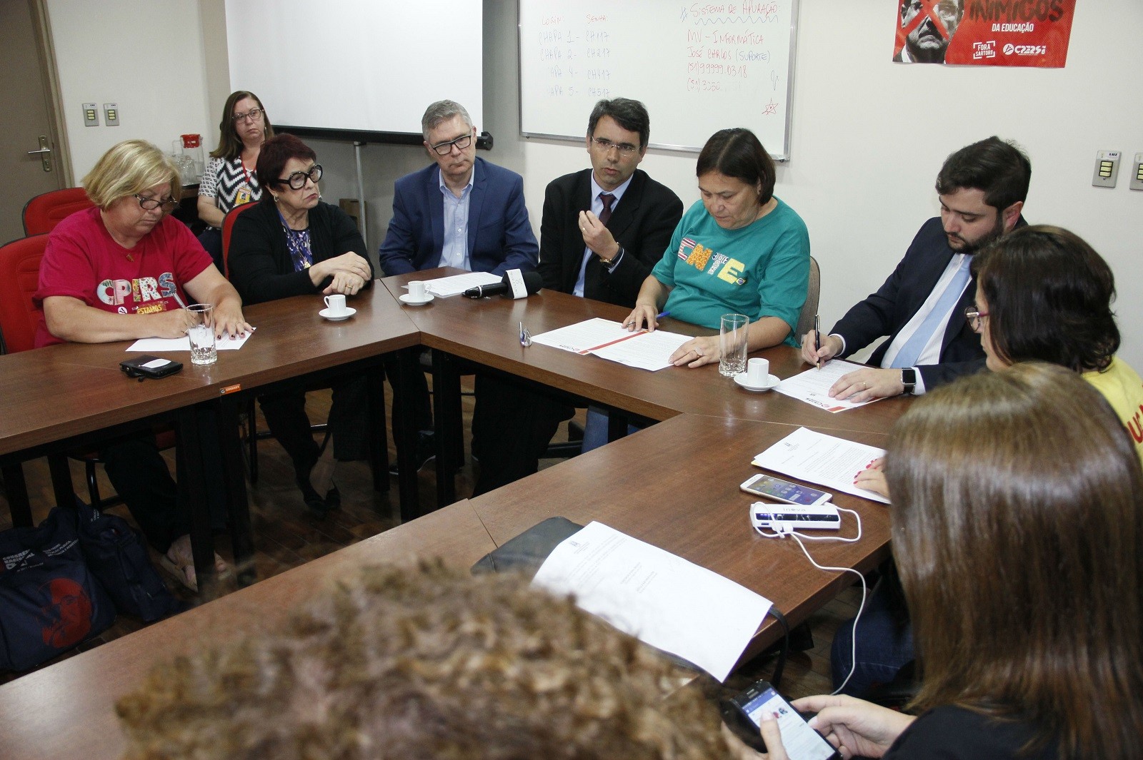 Governo descarta possibilidade de férias sem recuperação das aulas 