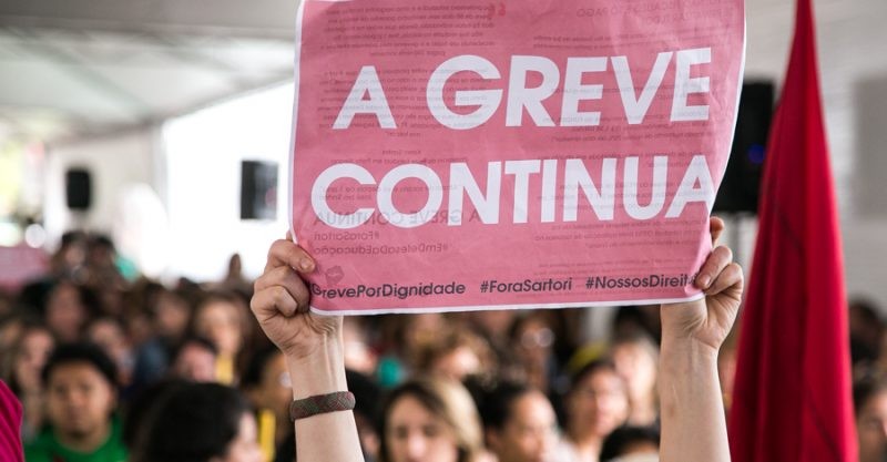 Professores decidem manter a greve no Estado