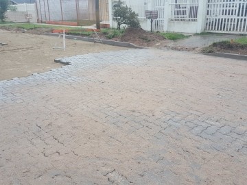 SMC e moradores realizam obras de pavimentação em ruas do Cassino